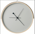 Orologio da parete minimal in legno chiaro